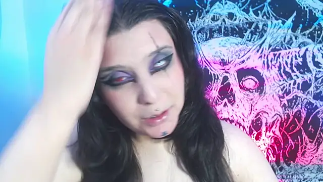 mikaskullcs online show from April 2026 07:05:02 PM