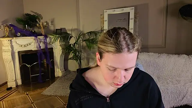 Jes Solar online show from October 2025 08:55:02 PM