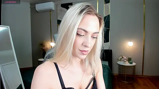  Miss Valentina  online show from March 2025 04:17:02 AM