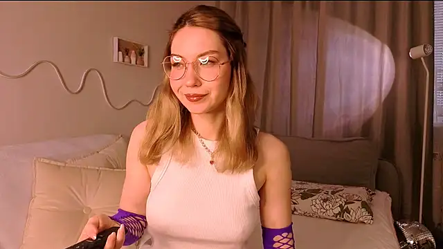 Lilo Sims online show from October 2025 02:22:02 AM