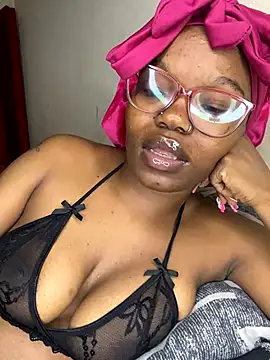 YummyMelanin117 online show from November 2025 09:49:02 PM