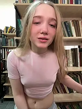 Snapshot of bambi_lu chatting on May 2026 04:13:01 PM bambi lu online show from May 2026 04:13:01 PM
