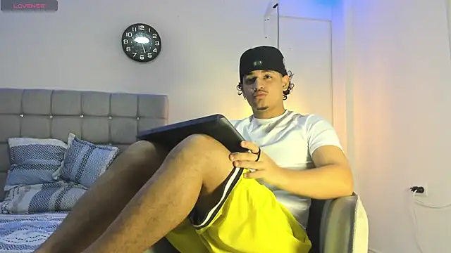 samxx muscle online show from October 2025 01:41:02 PM