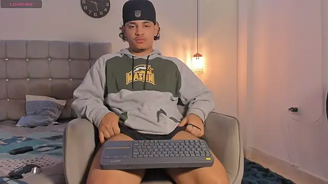 samxx muscle online show from December 2025 02:00:01 PM