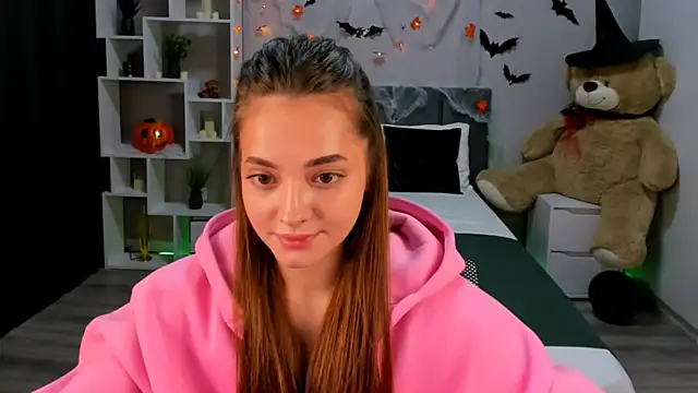 MelanieAlves online show from October 2025 06:30:01 PM