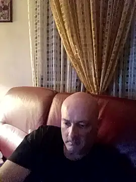 Alexis Bull online show from September 2025 09:58:01 PM