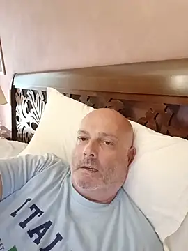 Alexis Bull online show from June 2026 01:46:01 PM
