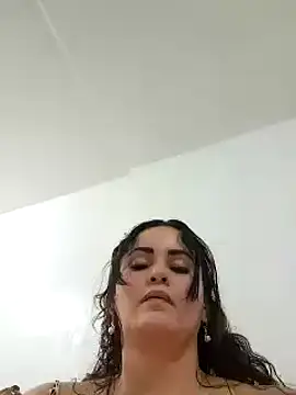 Saraslow online show from November 2025 01:09:02 AM