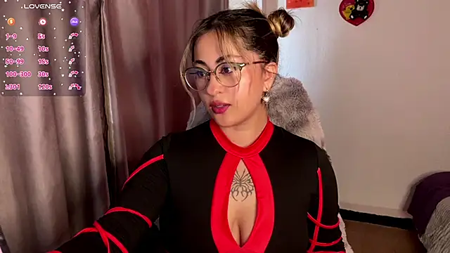 emma  bell  online show from October 2025 08:21:02 PM