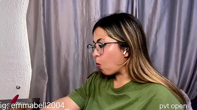 emma  bell  online show from December 2025 08:26:01 PM