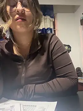 emma  bell  online show from April 2026 06:10:02 AM