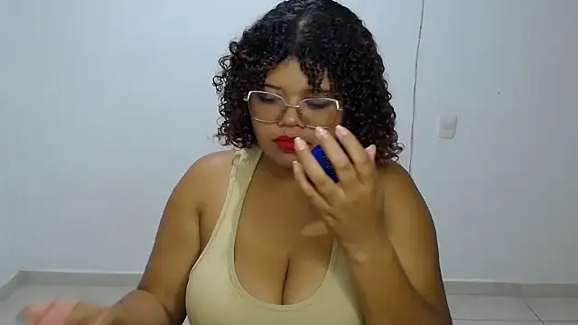 Snapshot of natalietits1 chatting on December 2025 06:00:01 AM natalietits1 online show from December 2025 06:00:01 AM