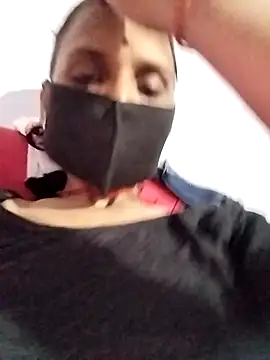 Snapshot of Soniy-Maax chatting on February 2026 04:45:02 PM Soniy-Maax online show from February 2026 04:45:02 PM