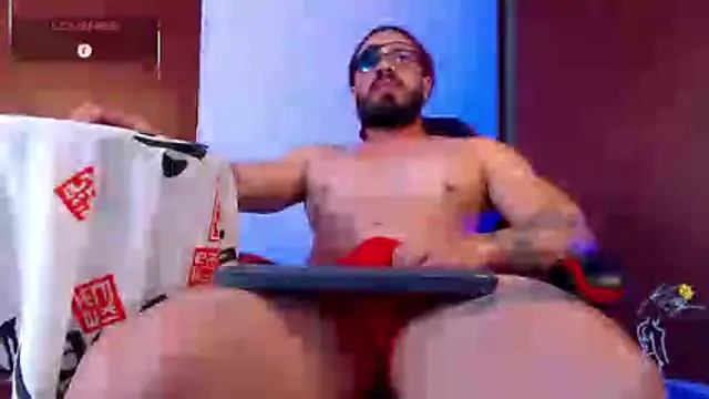 Snapshot of pirata_fitness chatting on July 2026 02:43:01 PM pirata fitness online show from July 2026 02:43:01 PM