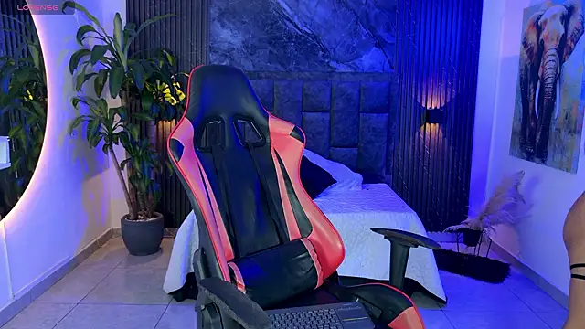 Lenna s online show from February 2026 09:11:01 PM