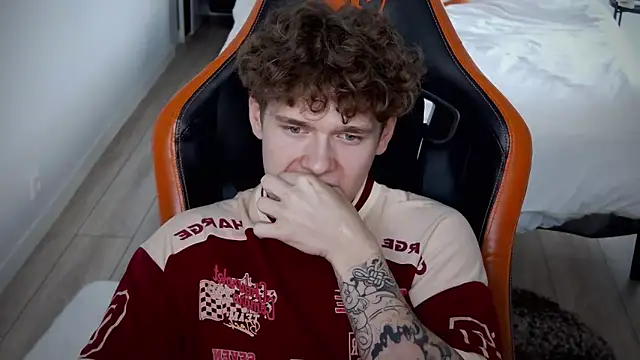 DanyDavis online show from September 2025 01:32:01 PM