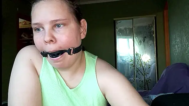 Snapshot of SweetPiggyx chatting on May 2026 02:45:01 PM SweetPiggyx online show from May 2026 02:45:01 PM