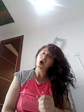 lunadicty online show from December 2025 01:33:02 AM