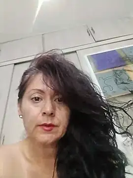 lunadicty online show from May 2026 11:01:04 PM