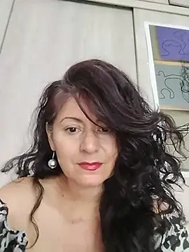lunadicty online show from May 2026 06:48:02 PM