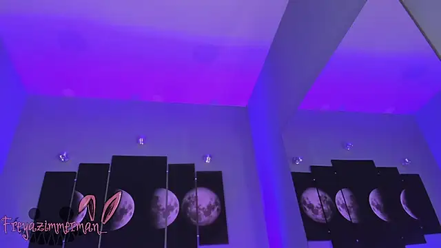 FreyaZimmerman  online show from September 2025 08:47:01 PM