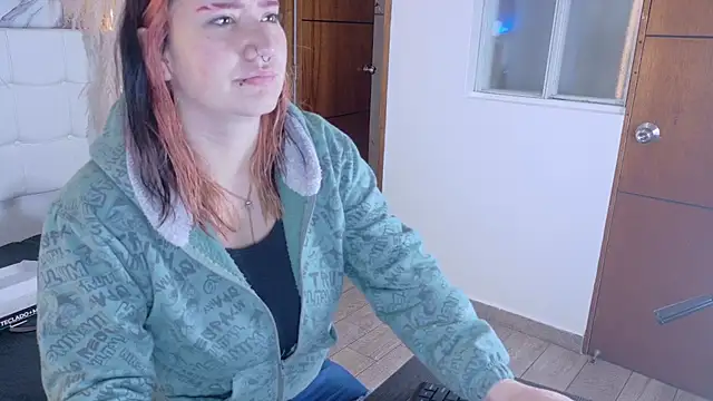 Cerecitaa02  online show from October 2025 12:13:02 PM