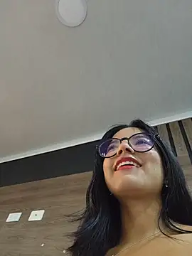 Pretty roxxyy online show from November 2025 12:27:02 PM