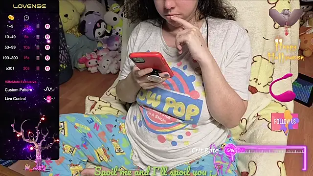 w3tkittty online show from October 2025 05:12:02 PM