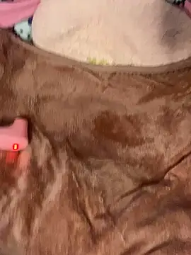 w3tkittty online show from December 2025 02:36:02 PM