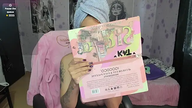 Medussa katt online show from September 2025 06:13:02 PM