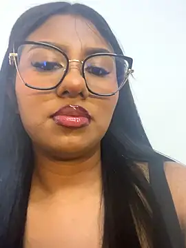 Emmily Vargas online show from September 2025 08:24:02 PM