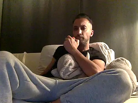 who am i x404 online show from October 2025 09:48:02 PM