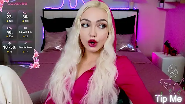 LinaLirian online show from September 2025 01:56:01 PM