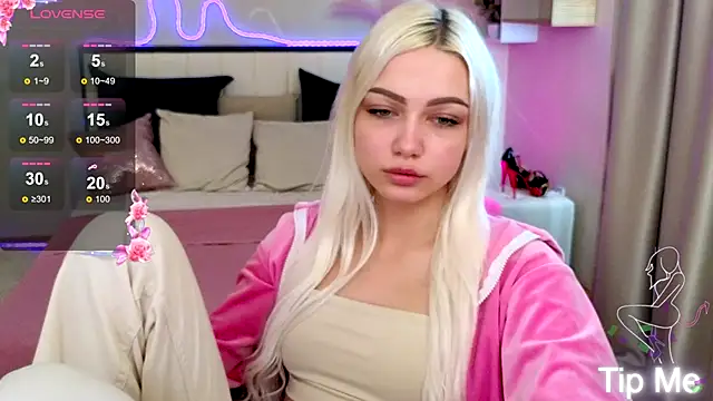 LinaLirian online show from October 2025 07:08:02 AM