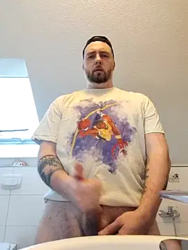 Snapshot of Marcello8723 chatting on February 2026 01:32:02 PM Marcello8723 online show from February 2026 01:32:02 PM