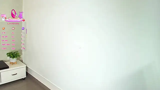  Victoria Collins online show from November 2025 12:27:02 PM