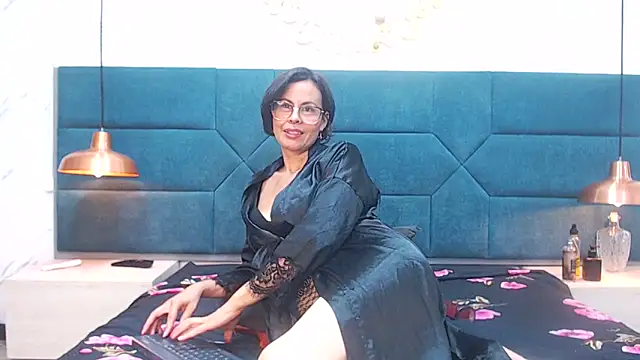 amanda ramirez online show from March 2026 10:15:01 PM