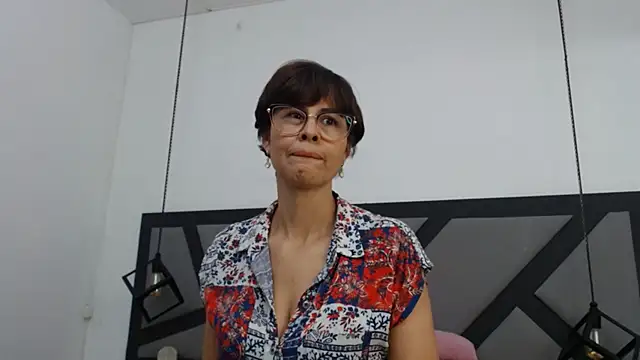 amanda ramirez online show from June 2026 06:42:02 PM