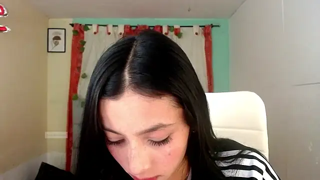 vale miel online show from December 2025 01:55:01 AM