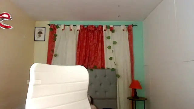 vale miel online show from December 2025 02:29:01 AM