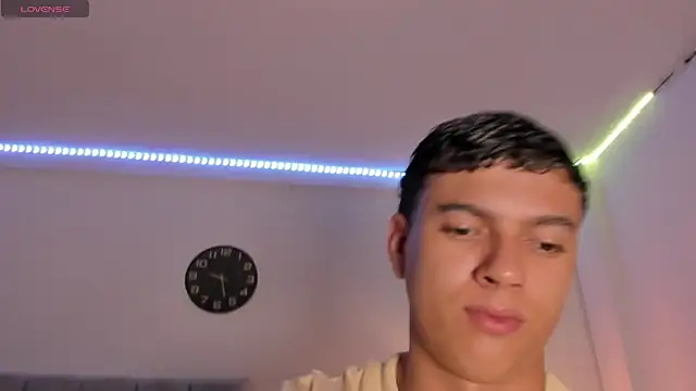 Santy Stump online show from November 2025 09:11:01 PM