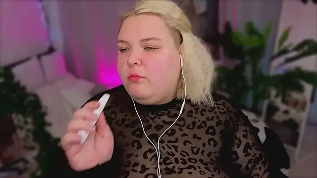 Snapshot of Ellabigbaby chatting on September 2025 11:53:02 AM Ellabigbaby online show from September 2025 11:53:02 AM