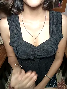 Isha Sax online show from September 2025 07:37:02 PM