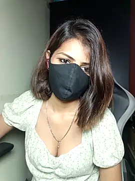 Isha Sax online show from October 2025 07:26:02 AM