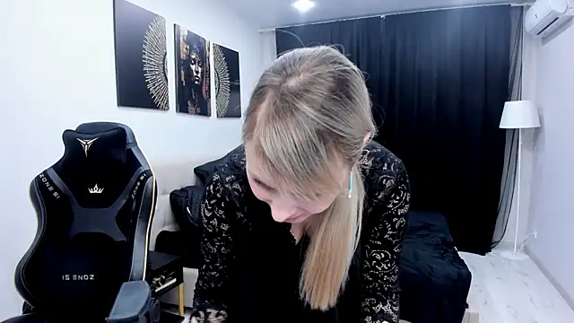 Snapshot of LindaSandy_1 chatting on March 2026 07:14:02 AM LindaSandy 1 online show from March 2026 07:14:02 AM