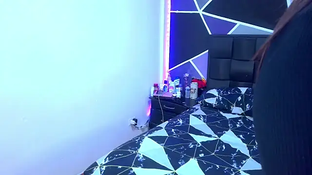 jazminslut online show from February 2026 01:21:02 AM