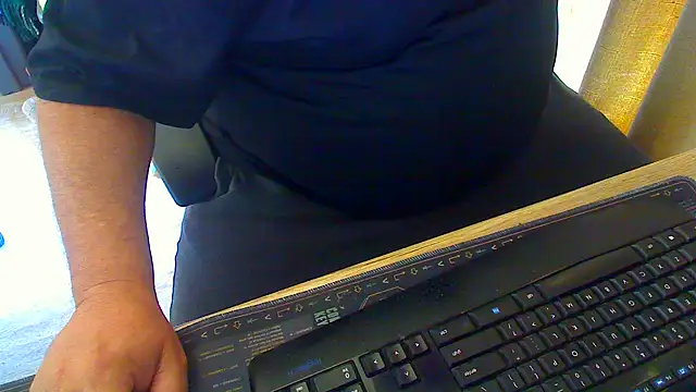 latexsub75 online show from February 2026 10:14:01 PM