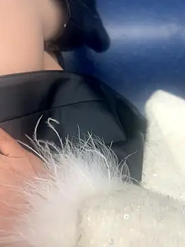 xiaoyuan01 online show from December 2025 02:39:01 AM