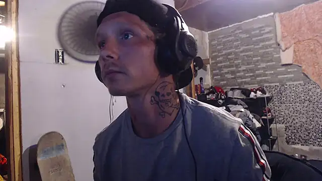 Snapshot of mastertrap chatting on September 2025 03:41:01 AM mastertrap online show from September 2025 03:41:01 AM