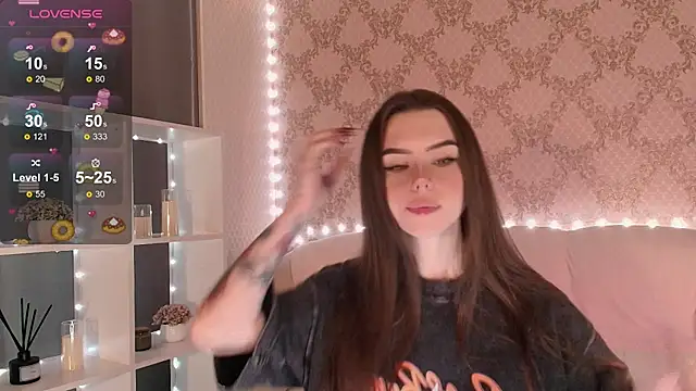 HolyMiax online show from November 2025 03:23:02 AM